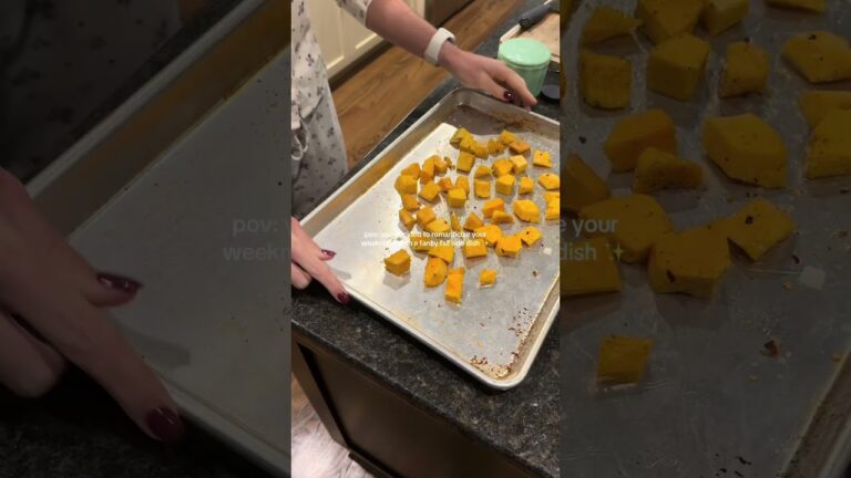 Roasted butternut squash with herbed ricotta ✨✨✨ (recipe: kalememaybe)