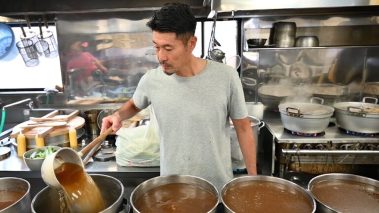 怒涛の注文ラッシュ！そば処かつら北町分店に１日密着(山形冷たい肉そば)japanese Soba Noodles in yamagata