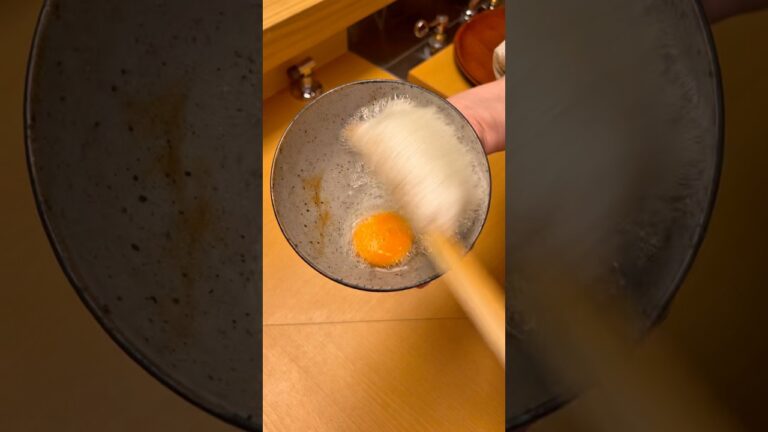 まさに神業！黄身が割れないメレンゲ卵すき焼き #東京グルメ #japanesefood