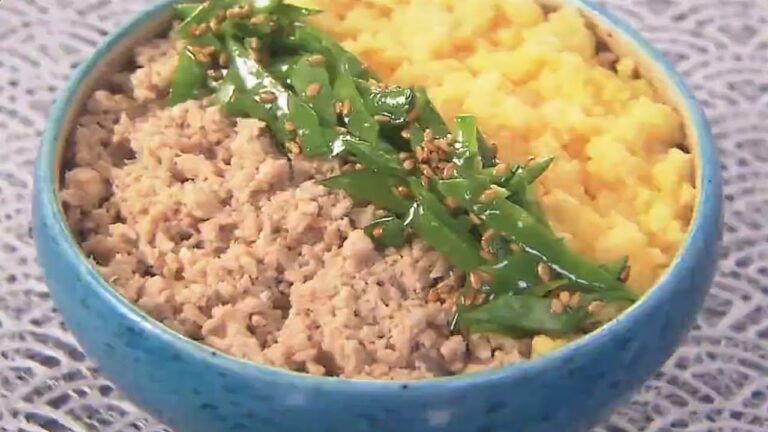 鶏そぼろ炒り卵丼