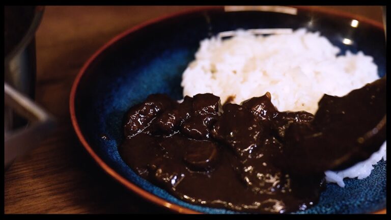 君たちは黒いカレーの秘密を知っているか