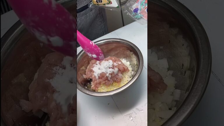 切って叩いてシュウマイ作り#しゅうまい #楽しいご飯作り #家族の幸せが僕の幸せ