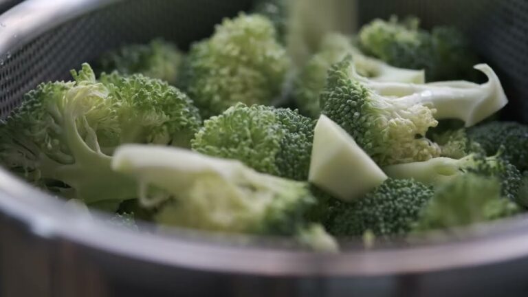 ブロッコーリーの切り方、蒸し方 （圧力鍋）