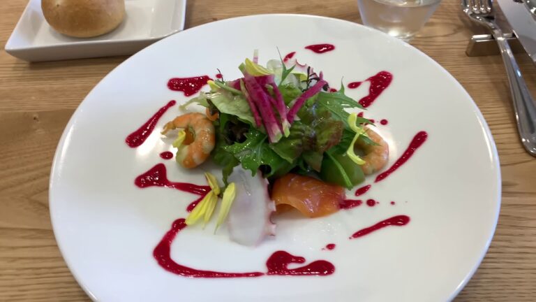 フランス食堂OGUCHI  ランチ 前菜 魚介のマリネ  お待ちどうさま