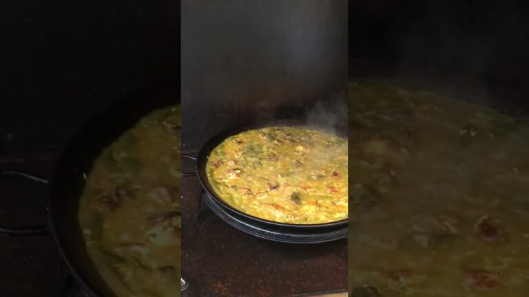 野菜のいい音〜本場スペインのパエリアは規模がすごい！