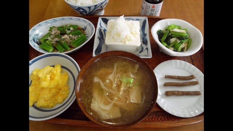 揚げ湯波とキャベツの味噌汁で朝食 #Shorts