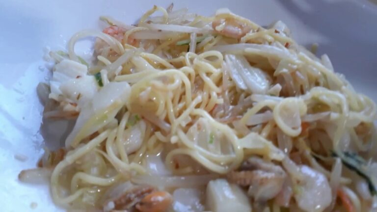 ニンニクガッツリ！海鮮【しお焼きそば】作り方。