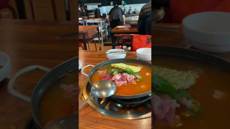 東大門で是非行ってほしいキムチチゲのお店です☝️ #shorts
