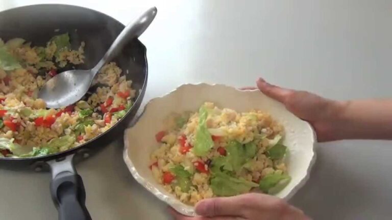 シャキシャキレタスのエスニック炒飯（田口恵美）