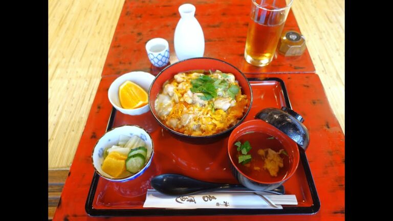 鳥すき焼き ぼたん（淡路町）の親子丼