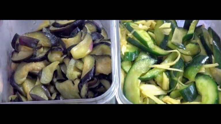 蒸し暑いので、簡単な浅漬けを作ってみました。