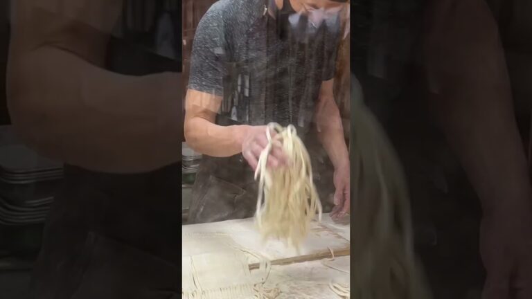 名古屋市東区の老舗❗️手打ちうどん岩正さん✨650円の味噌カツ丼😳💓💓#愛知グルメ #shorts #コスパ最強#手打ちうどん#愛知観光#