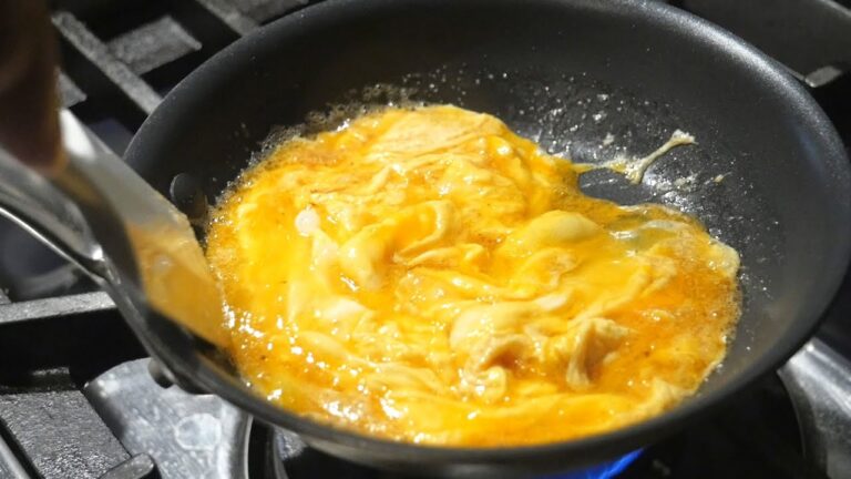 とんでもなく美味しいとろとろオムライスの作り方
