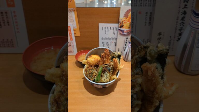 串焼き横丁  トッピングで海老３尾とかしわのてんこ盛り天丼 神戸・新開地 メトロこうべ #神戸ランチ