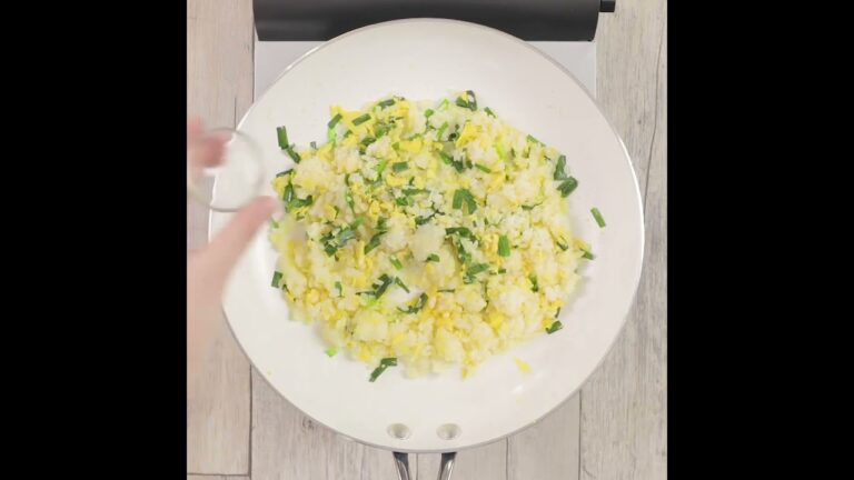ニラの香りで力強い味わいに お手軽 ニラと卵の炒飯 #cooking  #簡単レシピ #チャーハン