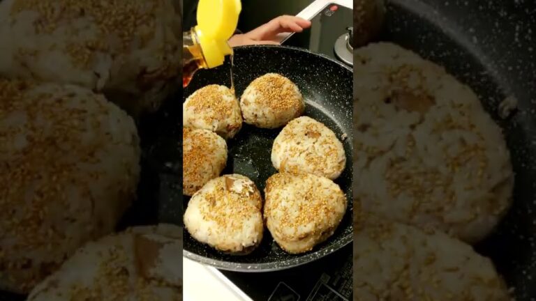 🍳鯖缶で一品★ボリューミーなおにぎり✨梅肉がいいアクセント😍お茶漬けにしてもgood!!【不器用な私が作る簡単で美味しい料理編୧⁠(⁠*ᴗ⁠*)⁠୨】#shorts