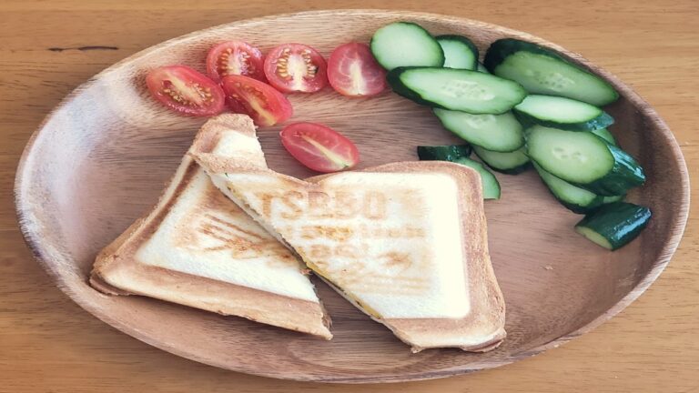 元サラリーマンが出勤前に作る朝ごはん【タマゴホットサンド】正確に言うと『今朝のホットサンド』タマゴとチーズたっぷりの簡単だし巻き卵ホットサンド【あさごはんチャンネル】