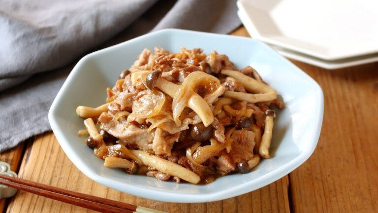 【豚肉としめじと玉ねぎのオイスターソース炒め】ご飯が進むパパッとおかず♪