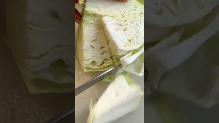 キャベツをざく切りにする【回鍋肉】