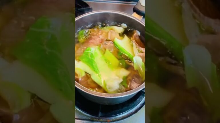 【ベジブロス】カリフラワーと玉ねぎの皮でコンソメ✨野菜のくずを使っただしでいつも捨てがちな部位を有効利用❣️