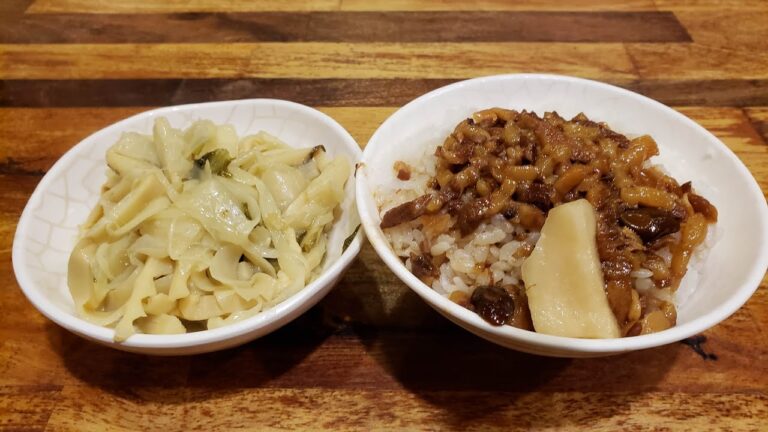 【魯肉飯対決 第３弾 後編】台湾の国民食である魯肉飯のお店４店です 「北北車魯肉飯・西門金鋒魯肉飯・小王清湯瓜仔肉・大鐤肉羹」