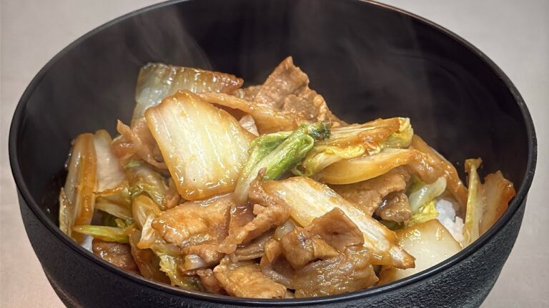 【白菜の簡単レシピ】白菜と豚バラの味噌炒め｜ご飯がすすむコク旨おかず
