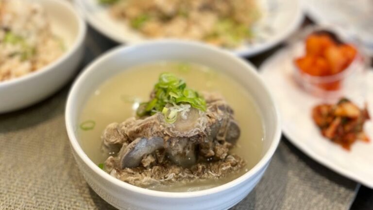 【コリコムタン】牛肉を煮込むだけで２度美味しいテールスープ