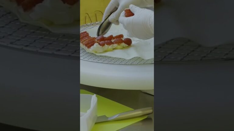 Strawberry crepe japan いちごクレープ#shorts