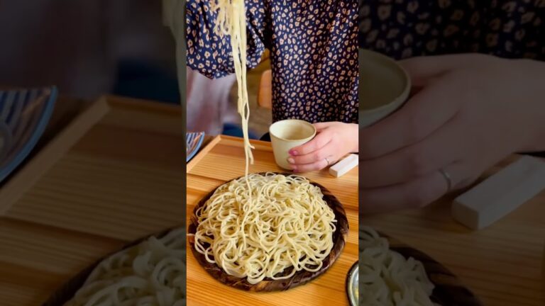 くるみタレせいろ蕎麦🥢 by 手打蕎麦NARU #shorts #そば #くるみ