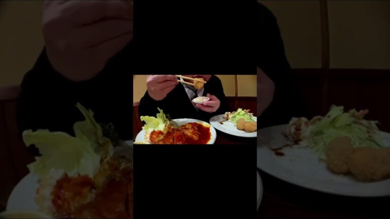 [ #Shorts ]ポークソテー定食とカキフライにメンマラーメン[咀嚼音 飯テロ 外食 動画]ポークチャップ和食料理屋で食べるオヤジJapanトンテキ