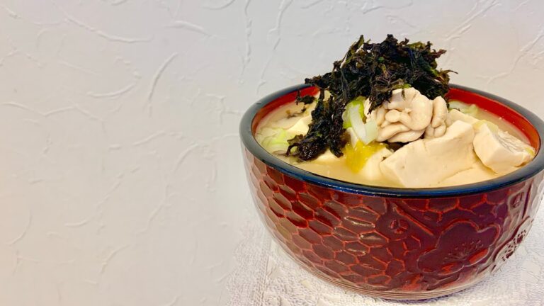 #shorts 【寒鱈のあら汁】鍋ごと食べたい旨味凝縮／丸ごと鱈／捨てるところが無い／本編概要欄に材料と調味料の記載あり　#漁師飯し#寒鱈#あら汁#どんがら汁#寒鱈汁#酒粕汁#粕汁#鱈#たら#味噌汁