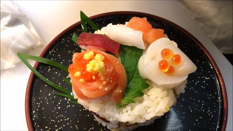 寿司職人の名人芸、寿司で作るケーキの作り方