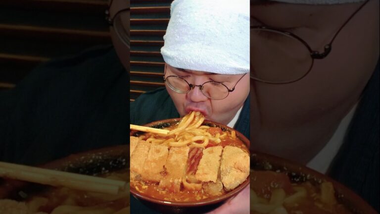 料理人が注文受けたらこんなもの『トマたまカレーうどん』#飯テロ#shorts