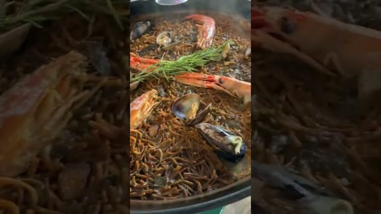 スペイン　バルセロナ名物　パエリア(パスタバージョン)フィデワ