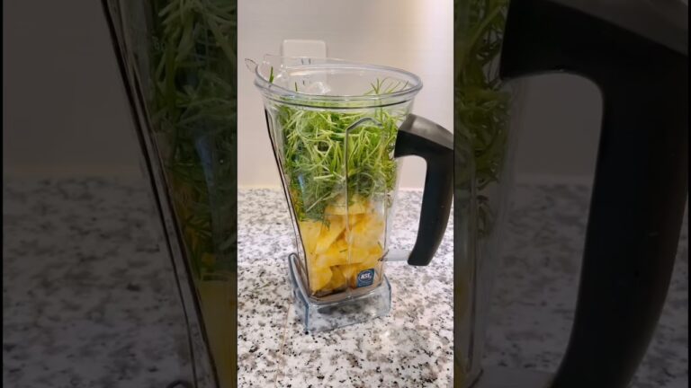 おかひじきを使ったグリーンスムージー🍹 #朝食レシピ #ヘルシーメニュー #簡単レシピ #スムージー #美肌レシピ #手作り #シンプルな暮らし #野菜生活 #老化防止 #健康的な食事