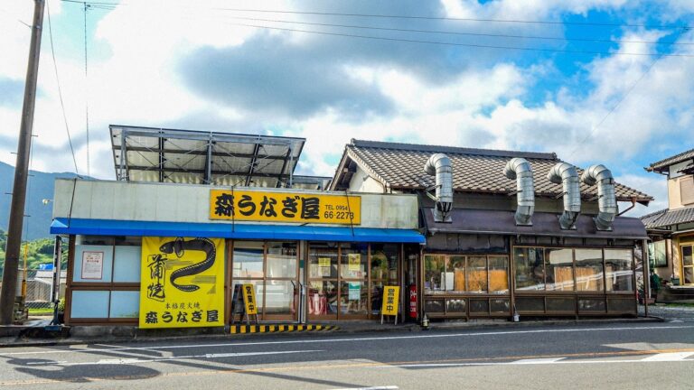 朝５時から３００匹捌くロードサイド老舗うなぎ屋のアツすぎる現場に密着。炭焼きで美味しいうなぎを焼く方法。