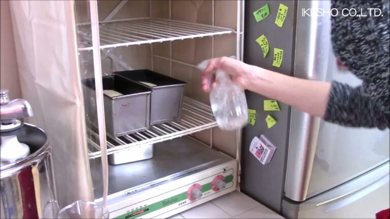 茨木くみ子先生　プロアスター食パン型で食パンを作る（2015年）