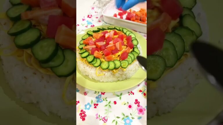 我が家のひなまつりの夕食#ひなまつり#ちらし寿司#ちらし寿司ケーキ#からあげ#まぐろ#サーモン