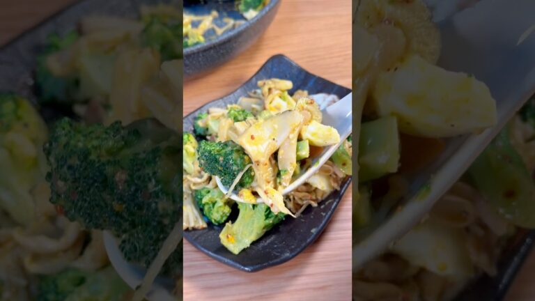 材料入れて混ぜるだけ！ブロッコリーとキノコのあったかサラダ🥗