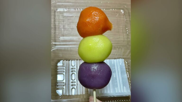 玄印 ハロウィン茶屋団子を食べてみた。かぼちゃ、栗、紫芋の団子だったが…