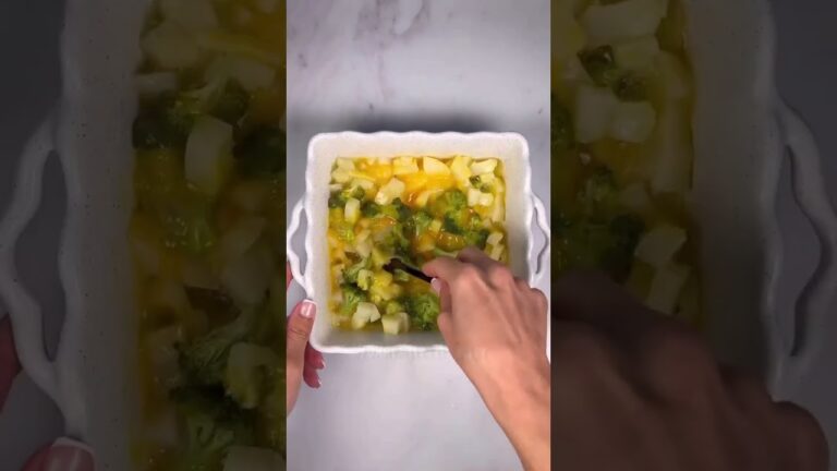 BROCCOLI AND POTATO BAKED FRITTATA!🥦🥔 Ingredients * 3 eggs * 100g steamed broccoli florets, cut