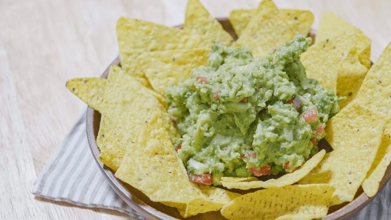 絶品アボカドディップ！本格ワカモレの作り方 | guacamole recipe