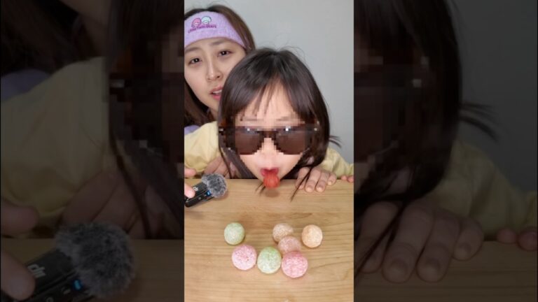 子供が世界一酸っぱい飴食べた結果#shorts