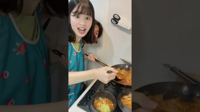 【おうちごはん】韓国鍋買ったから家でスンドゥブ食べる#shorts