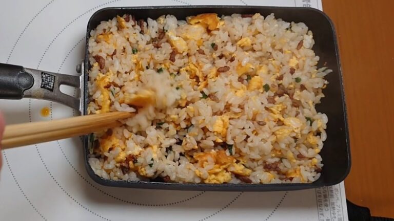 卵焼き器でチャーハン作るとめっちゃ美味くできます。