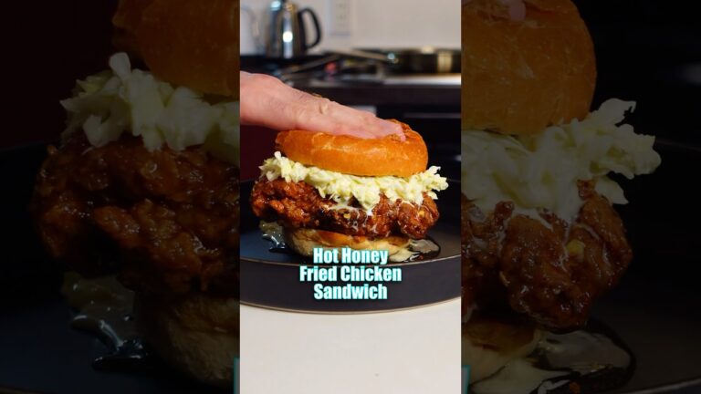 やみつき注意！甘くてピリ辛な絶品チキンサンド！