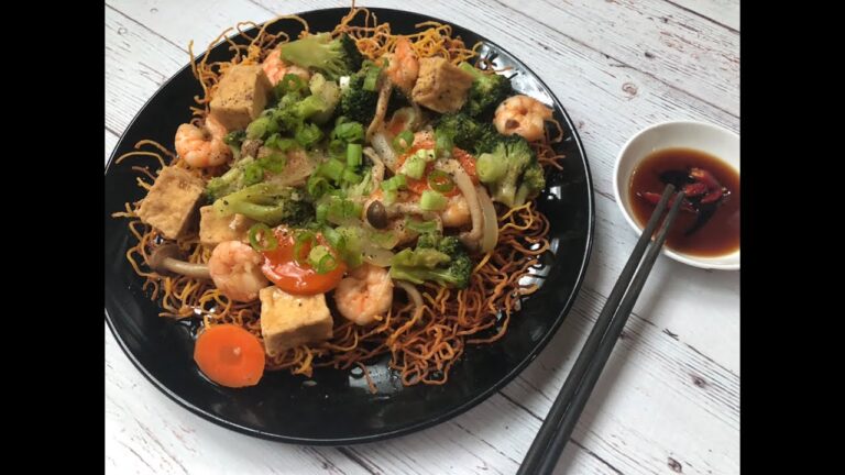 Vietnamese Crispy Noodle (Mi Xao Gion)