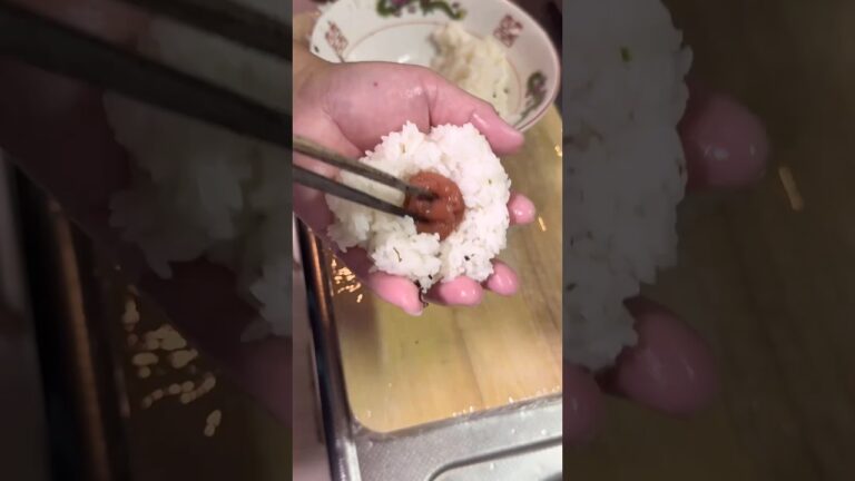 #10月24日 今日のおにぎり　#塩むすび　生姜こんぶ　梅干し