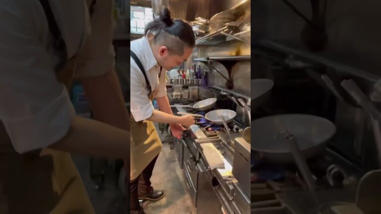 【パスタ3連】カニクリームコロッケ、ナポリタン、山菜かき揚げのぺぺロンチーノ#shorts