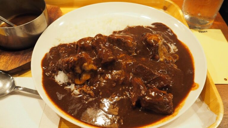 新宿で一番人気老舗カレー店！肉が沢山のビーフカレーが旨い！【ガンジー】昭和レトロ感満載！東京・新宿